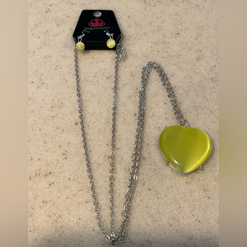 Paparazzi Silver Necklace with Yellow Heart Pendant